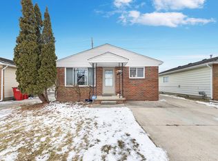 39273 Muffatt St, Harrison Township, MI 48045