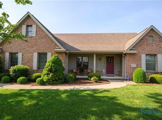 8400 Queensridge Dr, Monclova, OH 43542