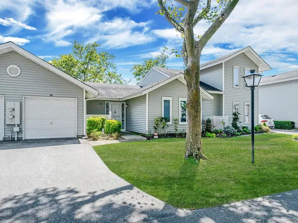 302 Elton Court N, Saint James, NY 11780