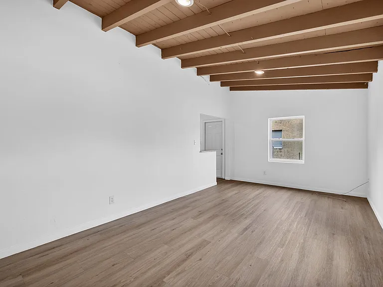 405 N 22nd St — Photo 5