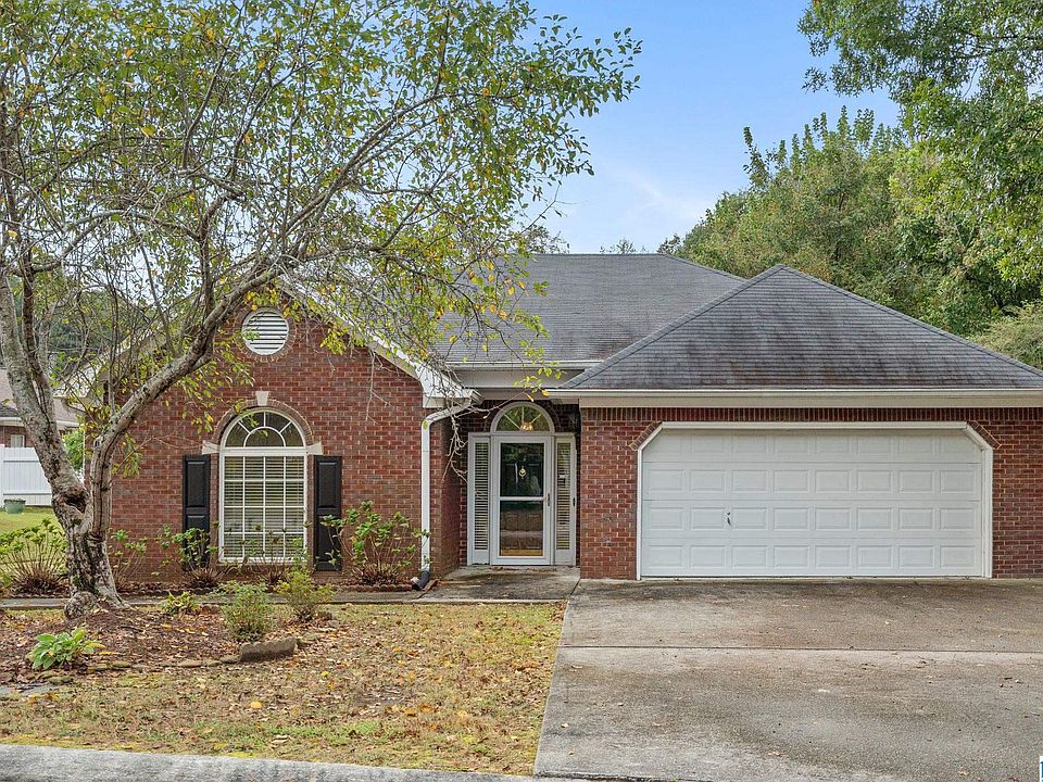 1st image of 304 Creekside Ln