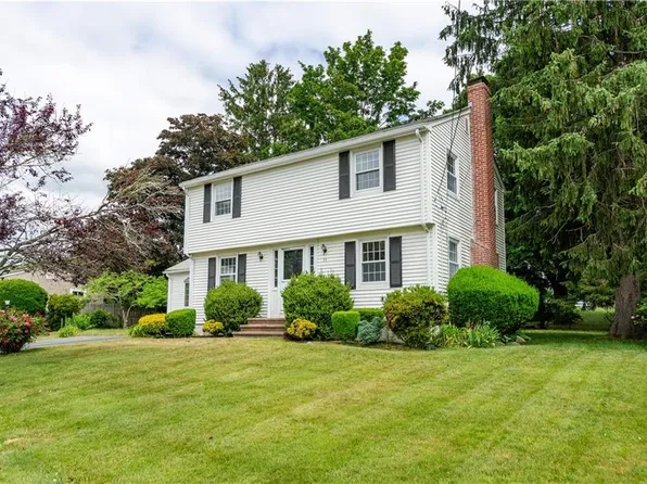 69 Douglas Rd, Warwick, RI 02886