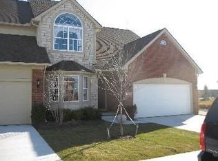 1006 Paddock Dr UNIT 1, South Lyon, MI 48178