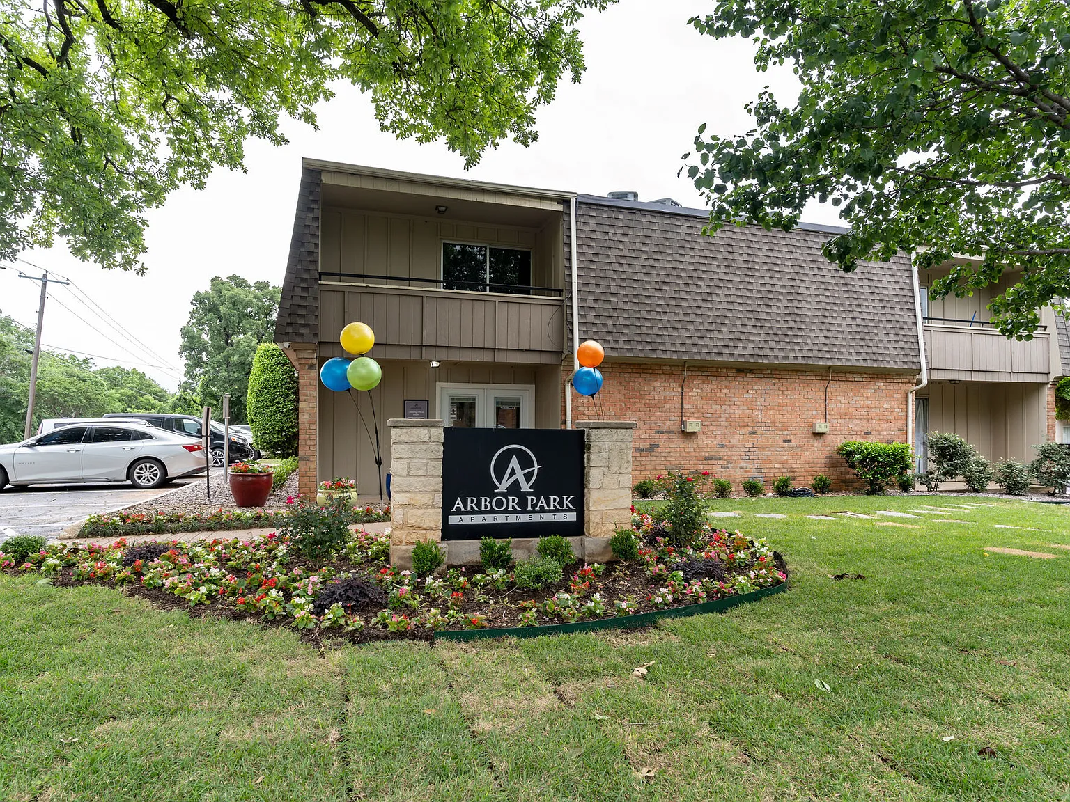 Arbor Park Apartments — Photo 1