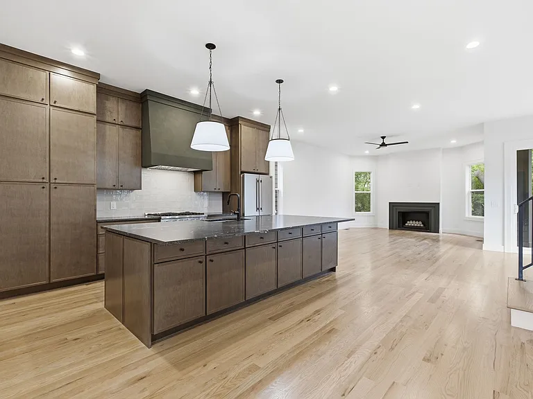 1703B Jeans Ct — Photo 6