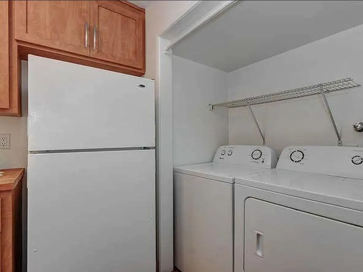 3 bed, 1.5 bath, 1440 sqft, $4,250 — Photo 1