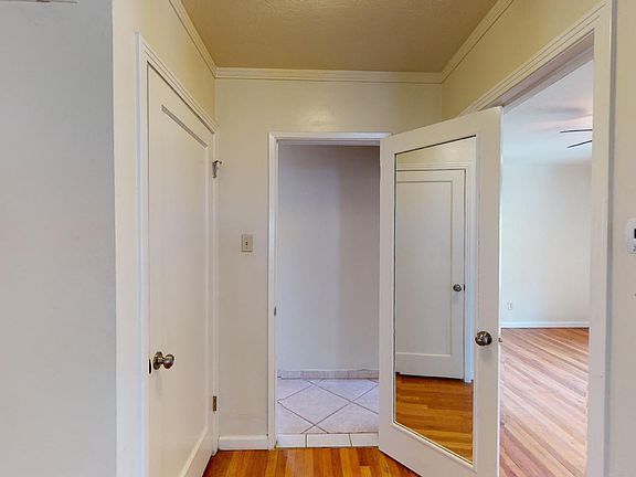 3rd image of 311 Las Flores Ave