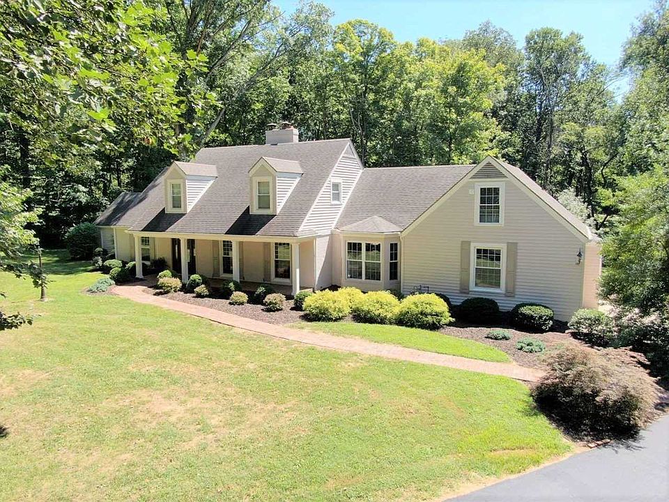 1st image of 511 E Zimmerman Dr