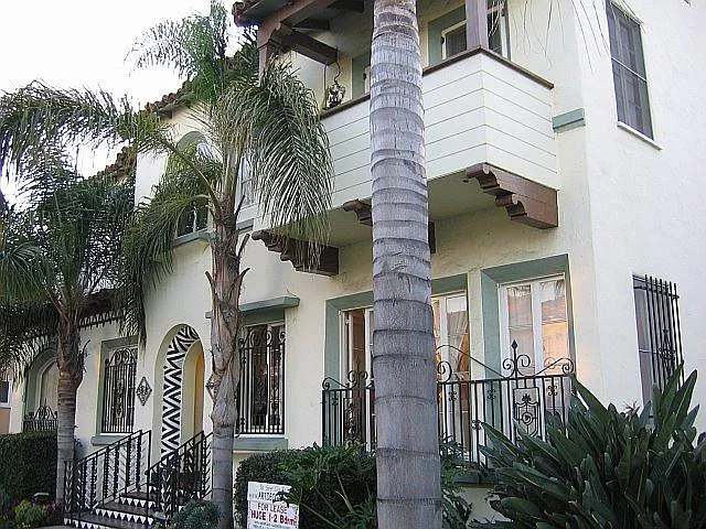 325 S Cochran Ave #101 — Photo 1