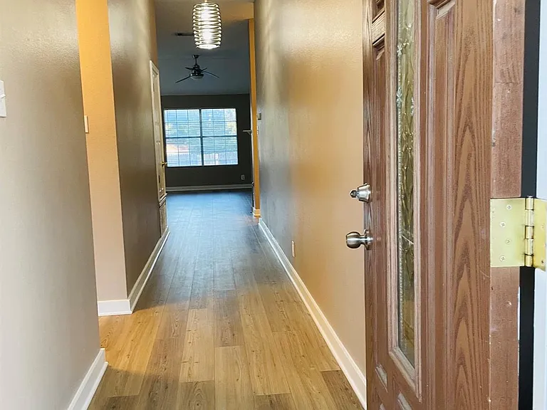 16837 Bailey Jean Dr — Photo 2