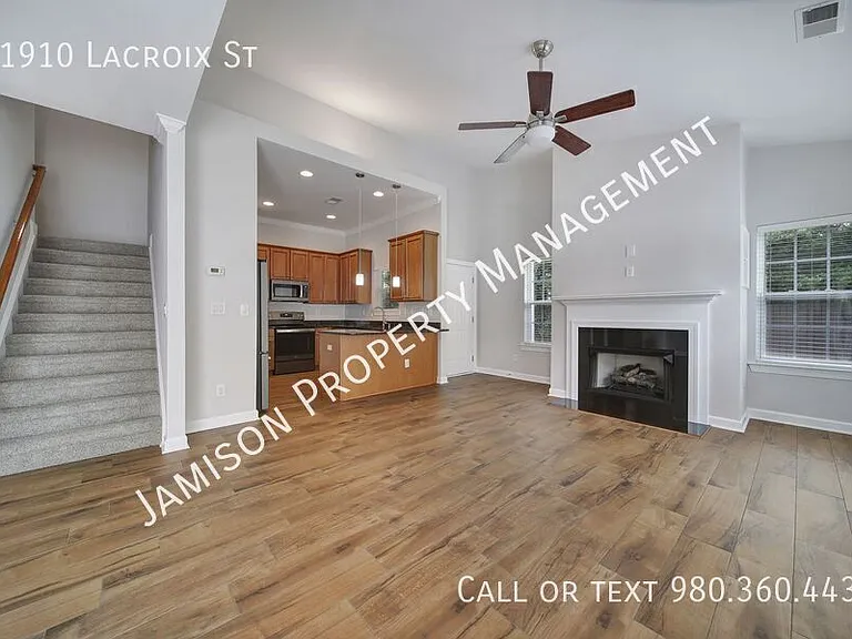11910 Lacroix St — Photo 6