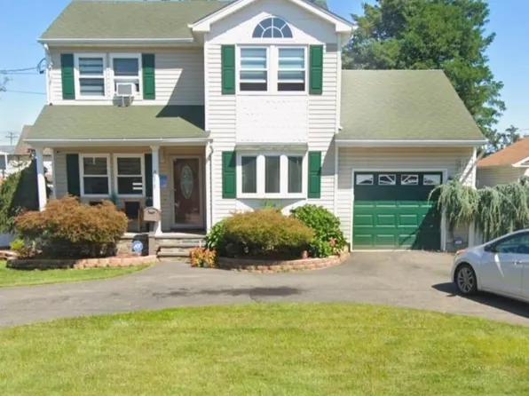 811 County Line Road, Amityville, NY 11701