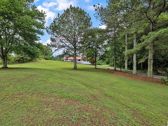 3rd image of 2270 Five Points Rd