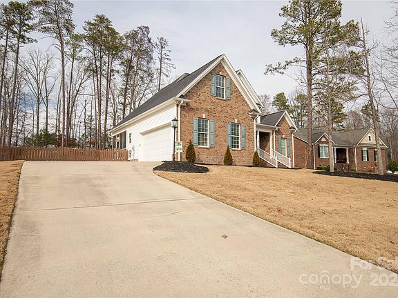 3rd image of 420 Longhorn Dr