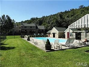 2nd image of 22 Sullivan Farm