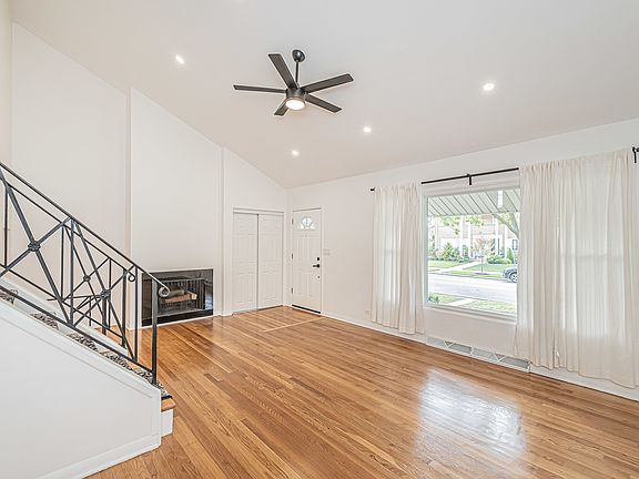 5th image of 6753 N Saint Louis Ave #2