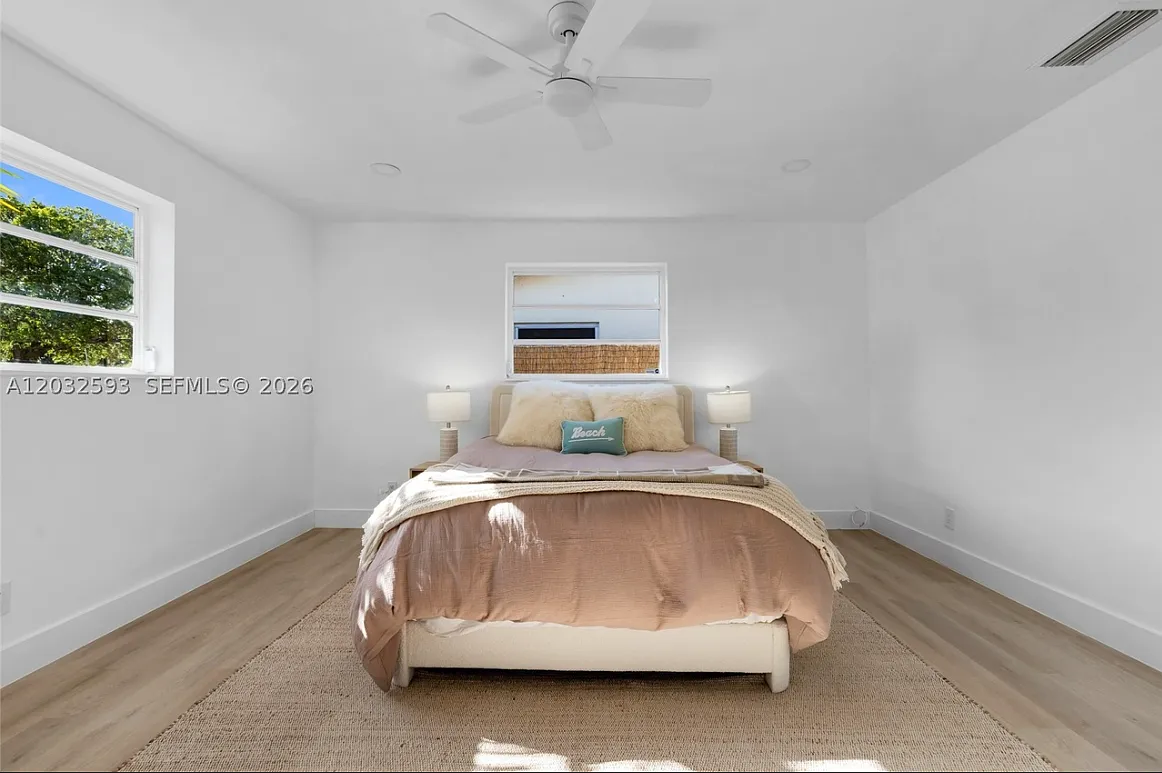 4 bed, 1696 sqft, $6,300 — Photo 3