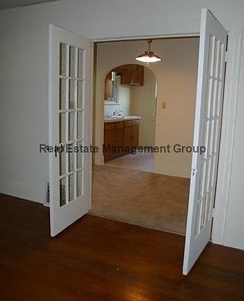 4th image of 502 S 6th St E