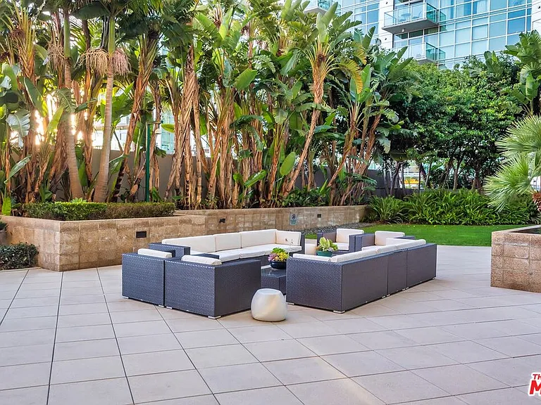 13650 Marina Pointe Dr #306 — Photo 49