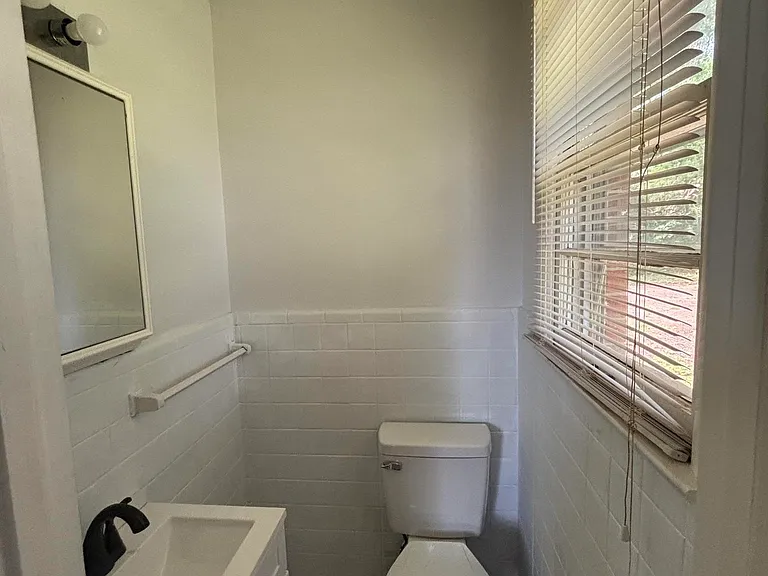 3907 Memorial Pkwy NW — Photo 13