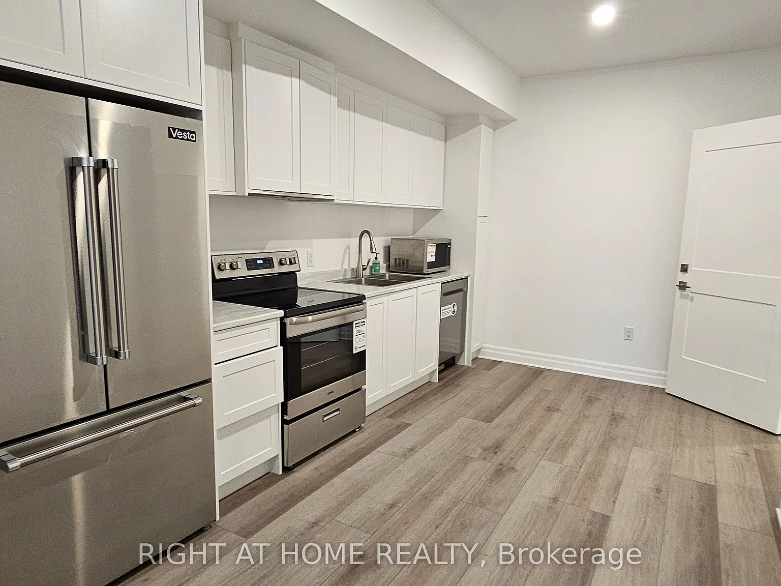 1 bed, $1,600 — Photo 3
