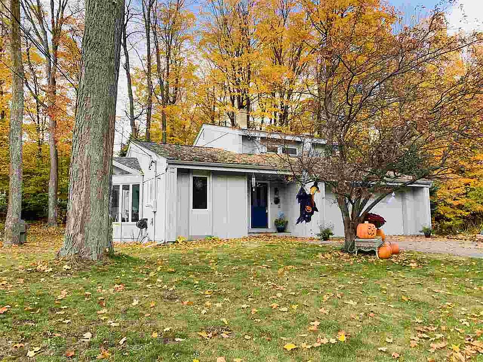 1st image of 2 Grove Hill Ct