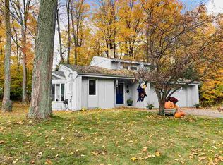 2 Grove Hill Ct, Marquette, MI 49855