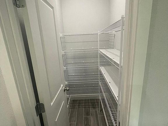 5th image of 204 Eldron Blvd SE