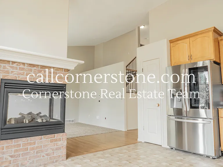 4640 Kashmire Dr — Photo 2