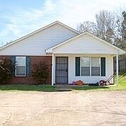 2nd image of 450 Beauregard Cir