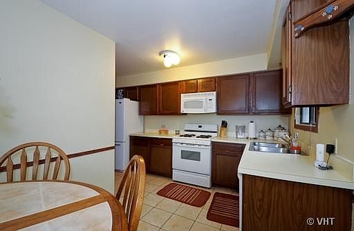 5th image of 1500 Harbour Ct Unit 1B
