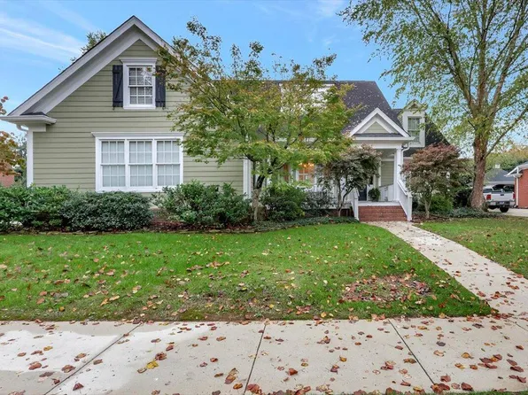 1736 Chippenham Dr, Hixson, TN 37343