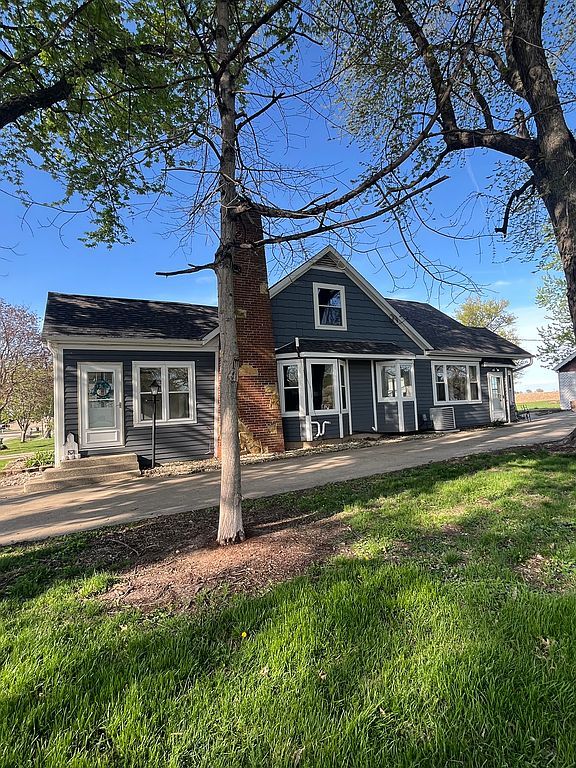 210 N Main St - Property Image