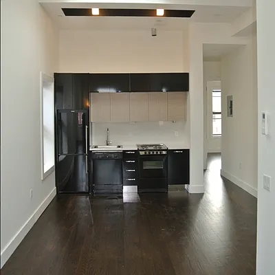 Rented by Sam Tabak | media 50