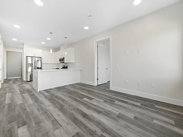 Hudson Heights — Photo 12