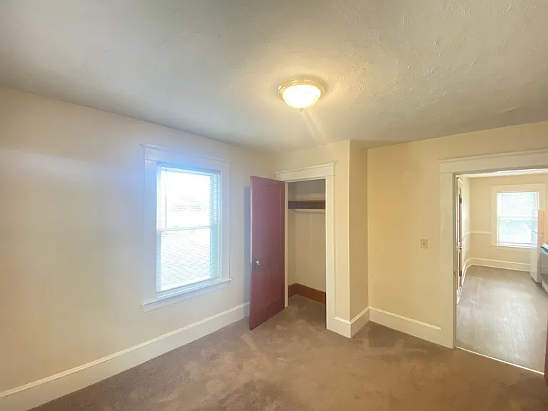 16 Linwood St #E — Photo 8