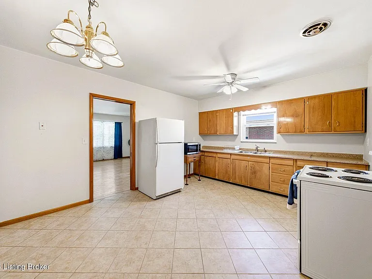 119 McArthur Dr #3 — Photo 14