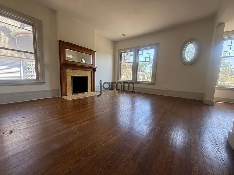 1856 E 89th St #201 — Photo 3