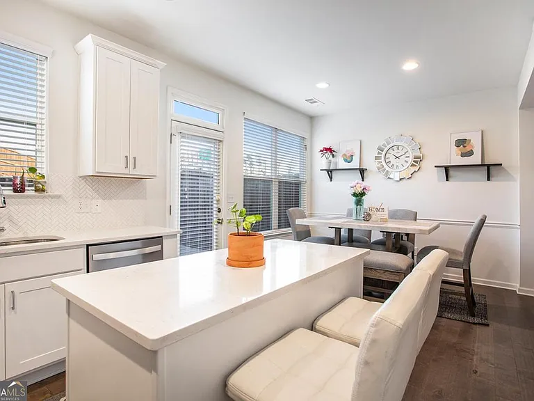 2414 Fitts Dr — Photo 11