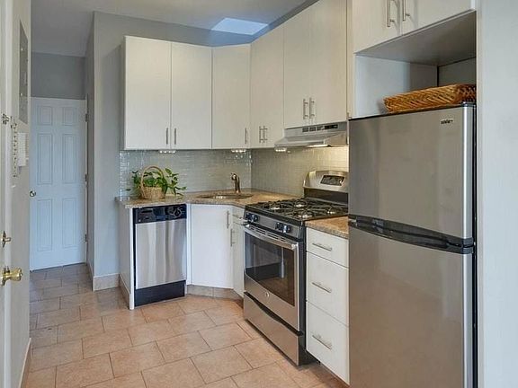 4th image of 753A Union St #3