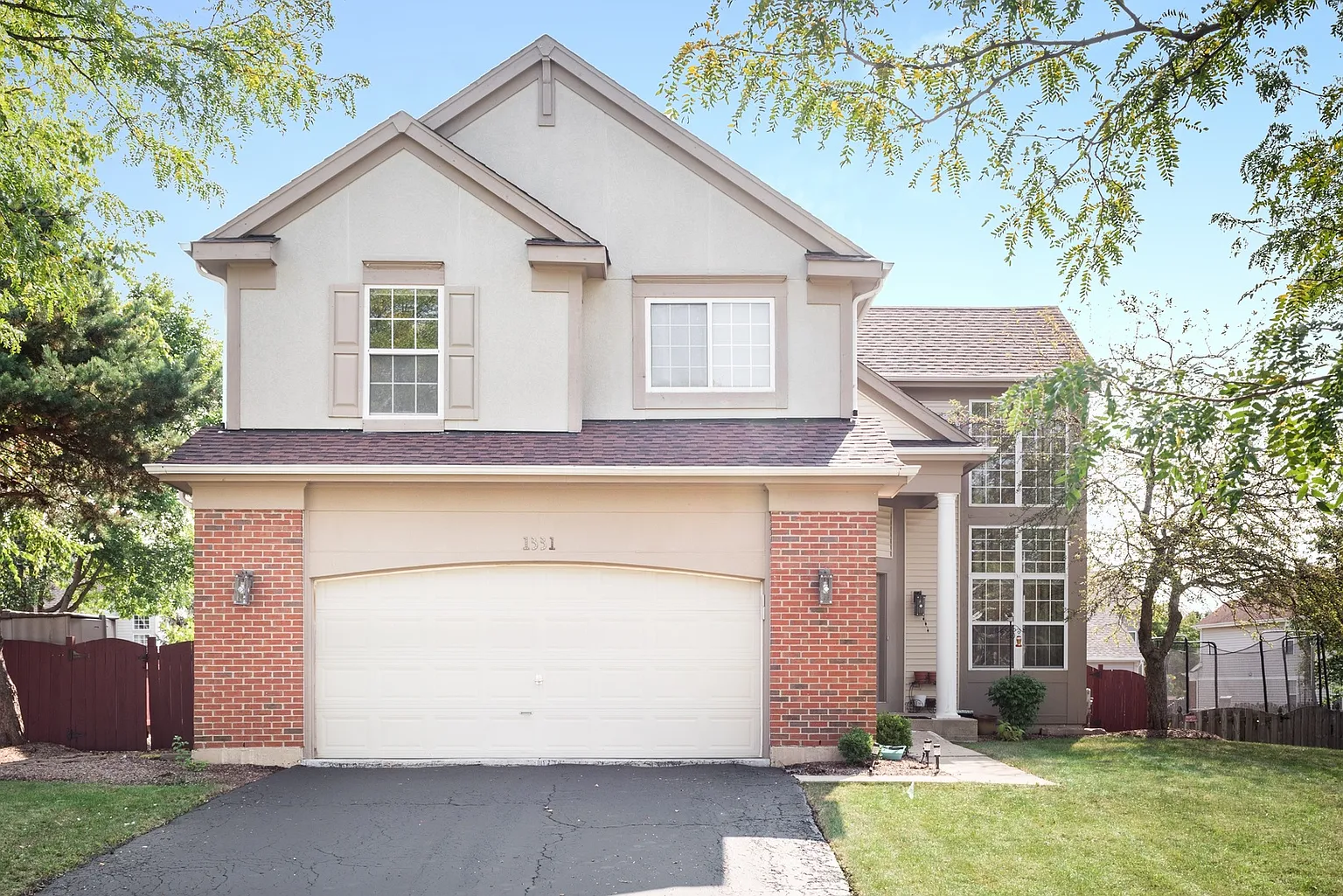 1331 Geneva Ln photo 1