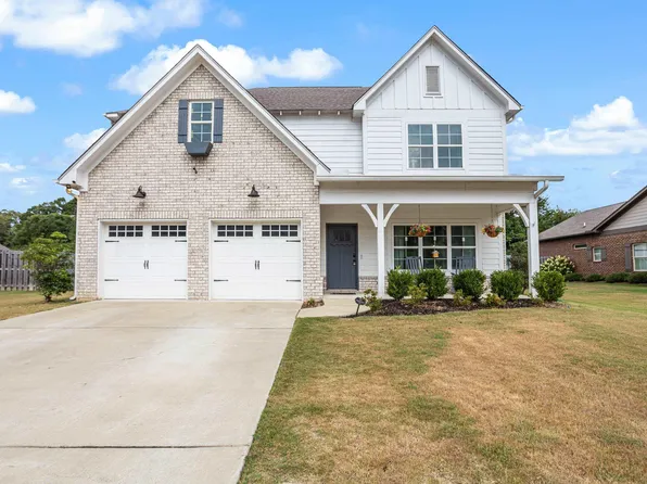 1457 Woodridge Pl, Gardendale, AL 35071