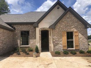 135 Woodburn Way, Pearl, MS 39208