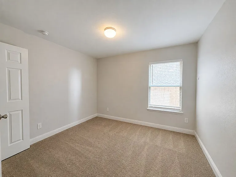 2605 Wesley Ave — Photo 15