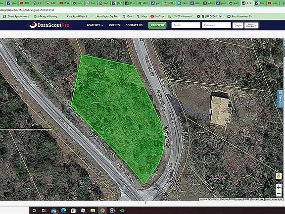 5th image of 906 S Twin Lakes Dr