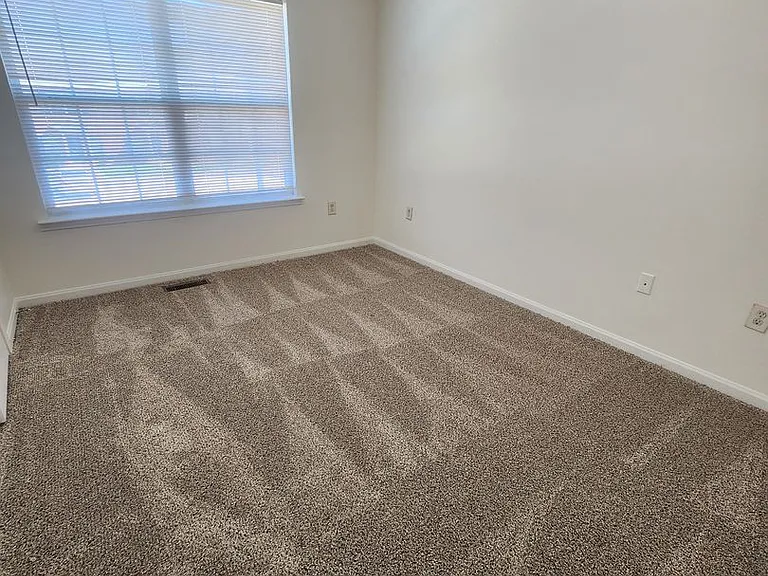 Castlewood Apartments - Huntsville, AL — Photo 18