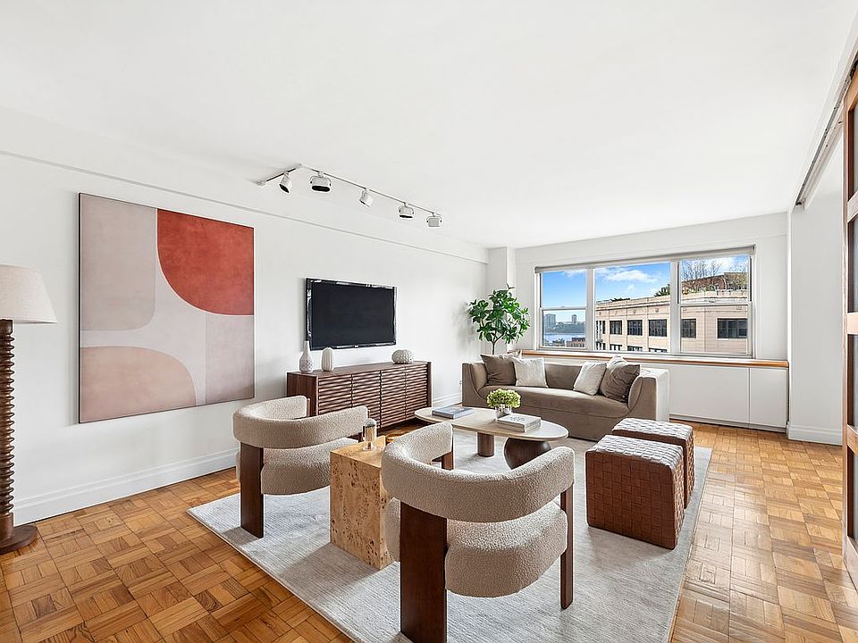 1st image of 14 Horatio St #15CD