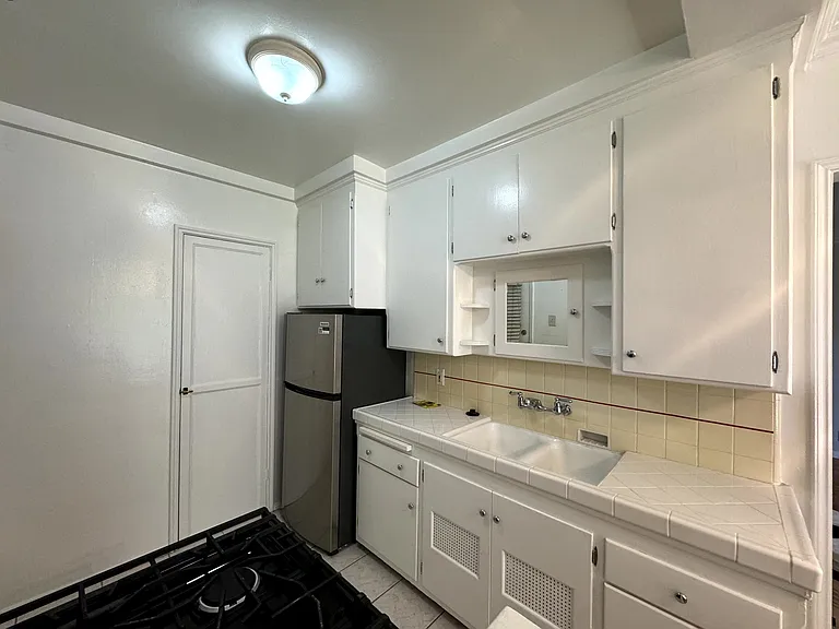 1271 N. Crescent Heights Blvd — Photo 32