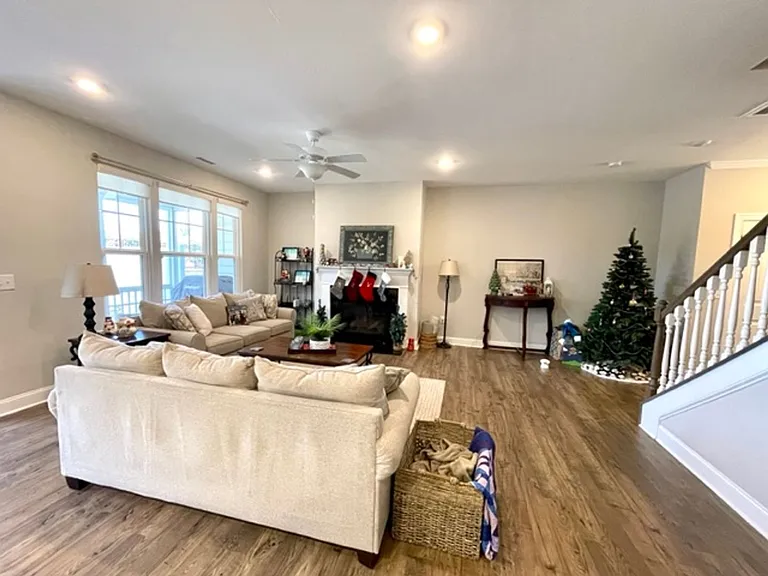 339 Acorn Hollow Pl — Photo 4