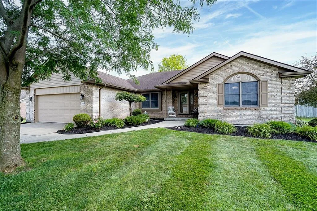145 Colonel Dr photo 1
